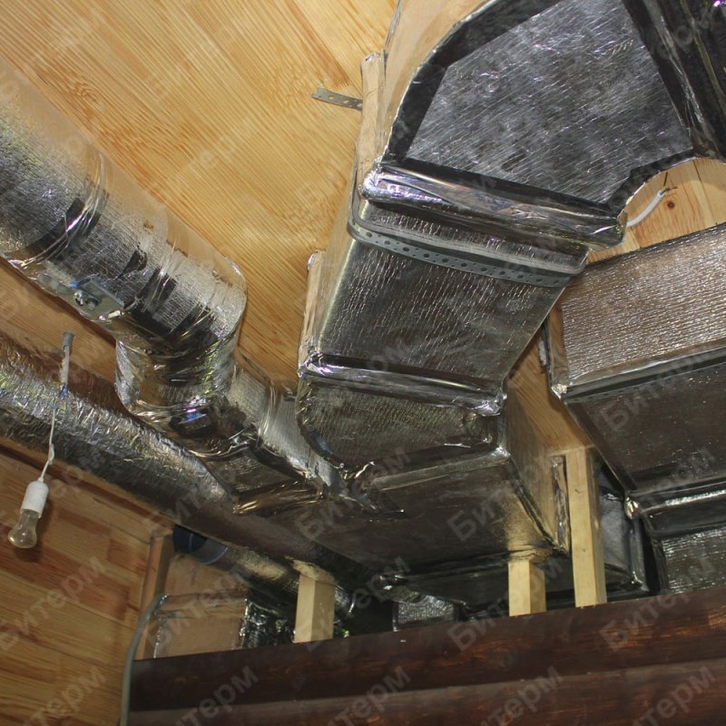 Монтаж системы воздуховодов для воздушного теплового насоса 55-vyhod-iz-topochnoi