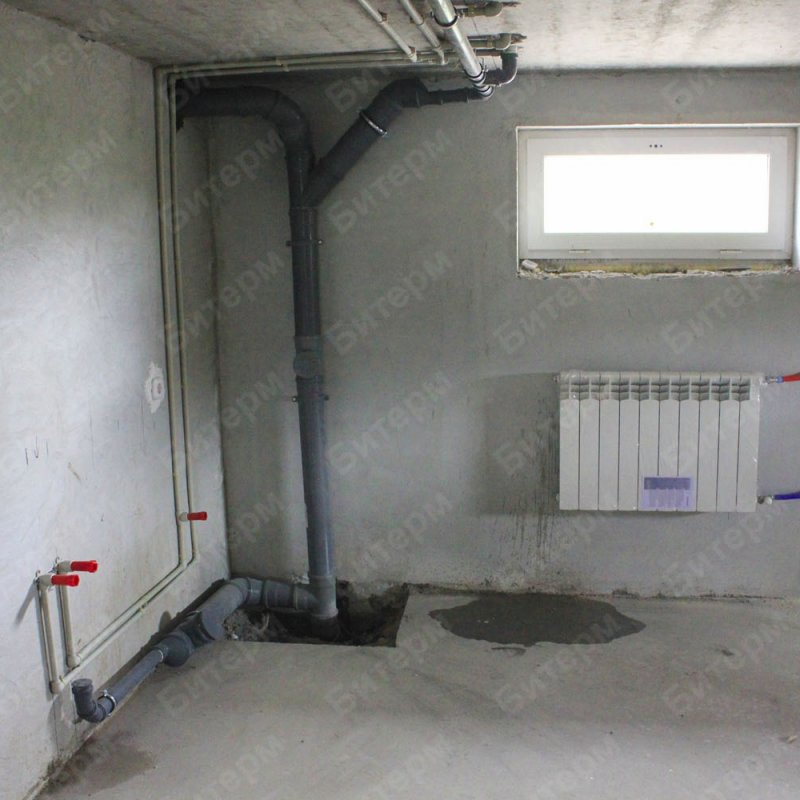 Радиатор в цокольном этаже 26-podval