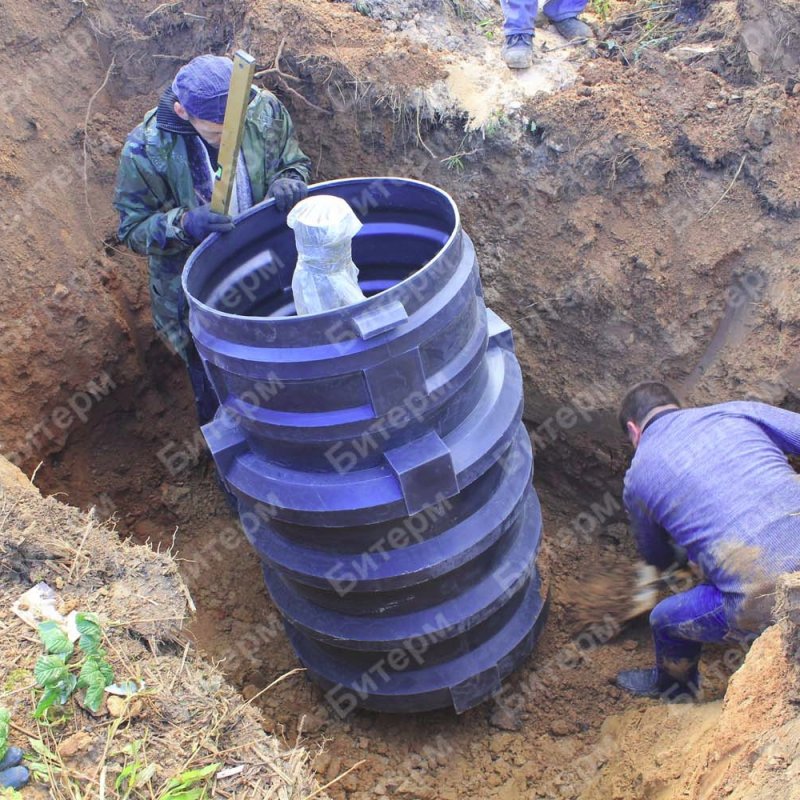 Установка пластикового скважинного кессона 12
