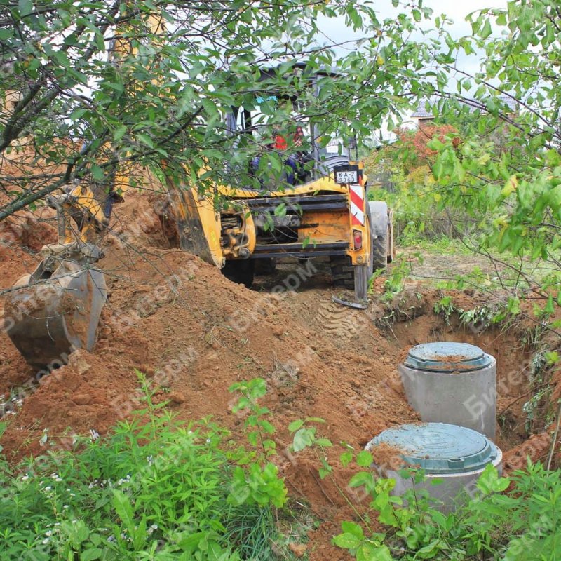 Засыпка ямы после установки колец 34