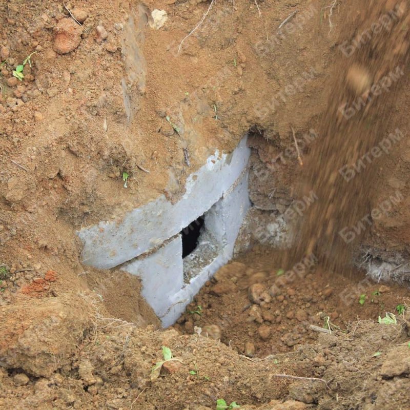 Отверстие для канализационной трубы 35