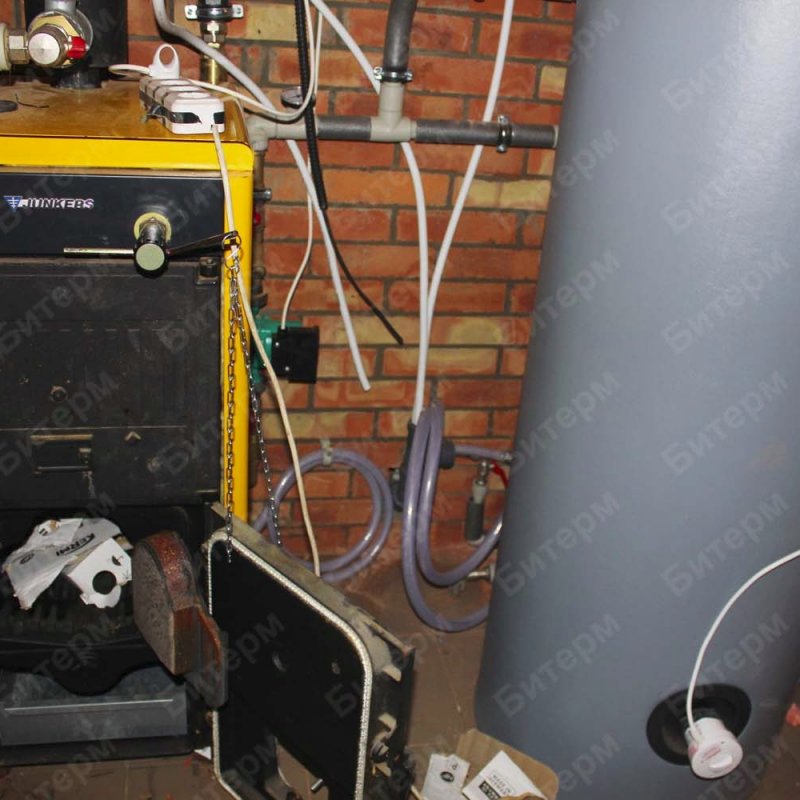 Отопительный котел Junkers и бойлер горячего водоснабжения 47