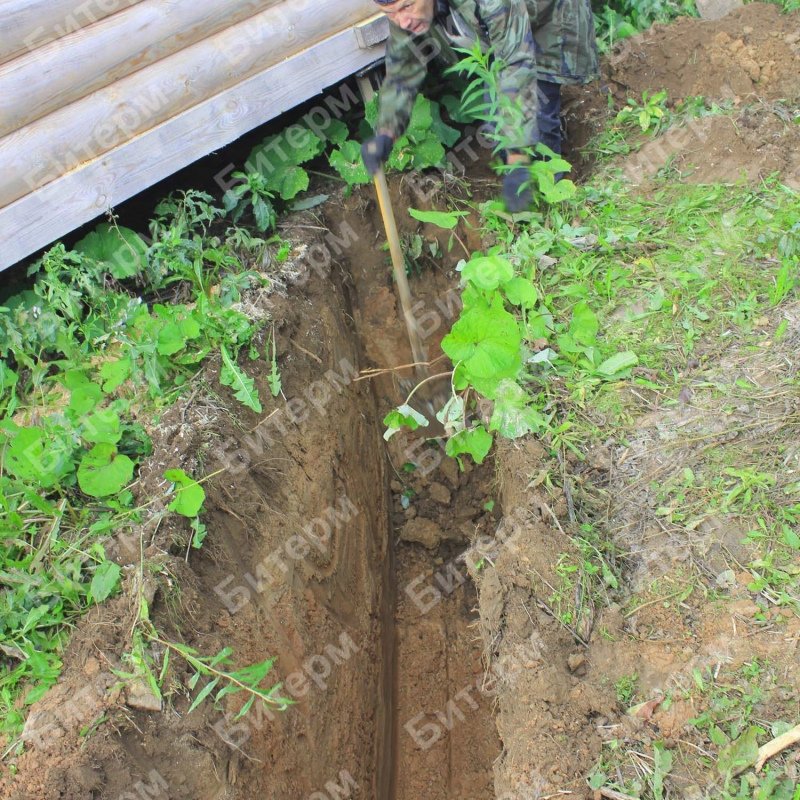 Копка траншеи для холодного водоснабжения коттеджа 8