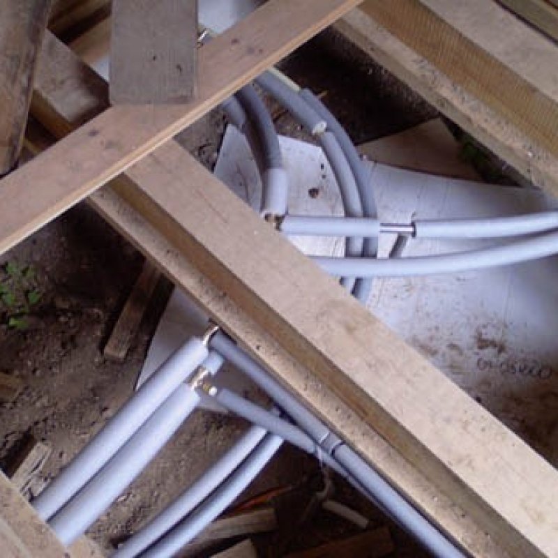 Прокладка металлопластиковых труб в доме 30