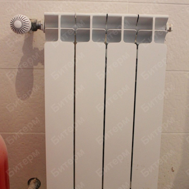 Радиатор отопления в топочной 13-radiator