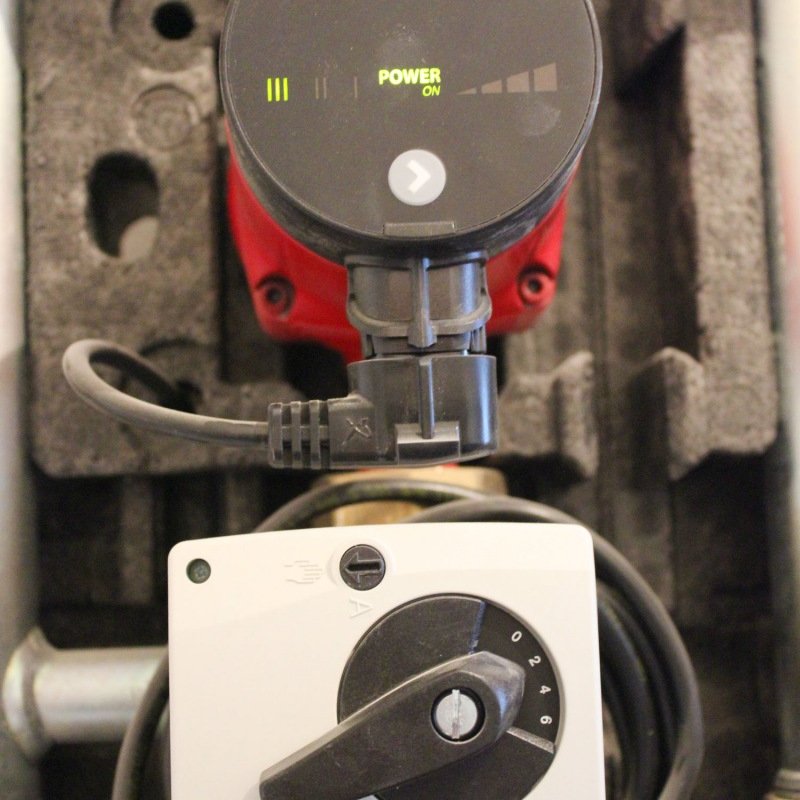 Насосная группа Meibes с трехходовым клапаном и насосом Grundfos для теплых полов 7-nasos-teplogo-pola