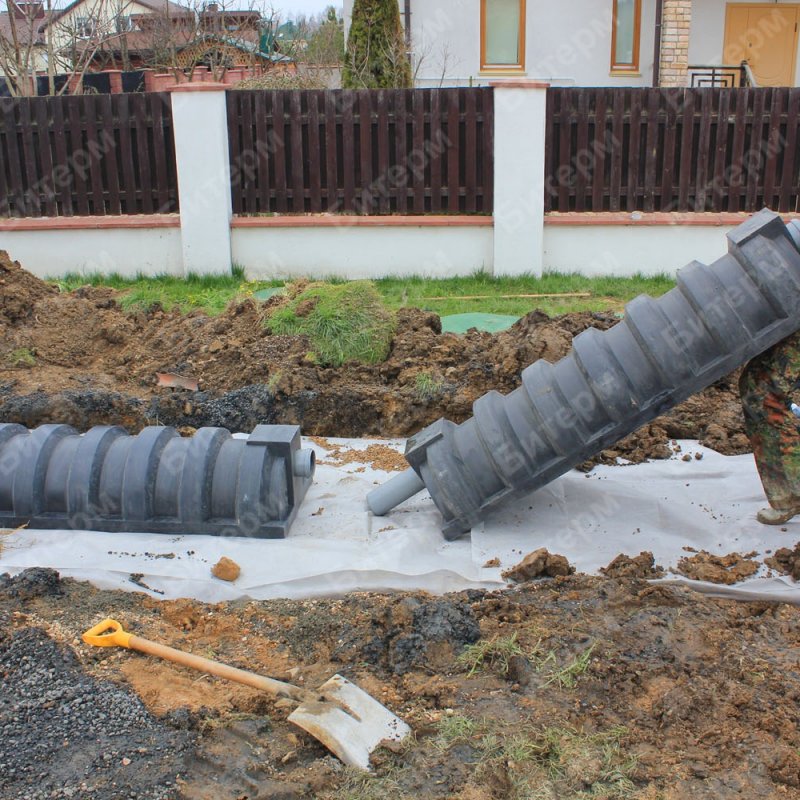 Установка дренажных тоннелей на насыпь 31-montazh-tonneley