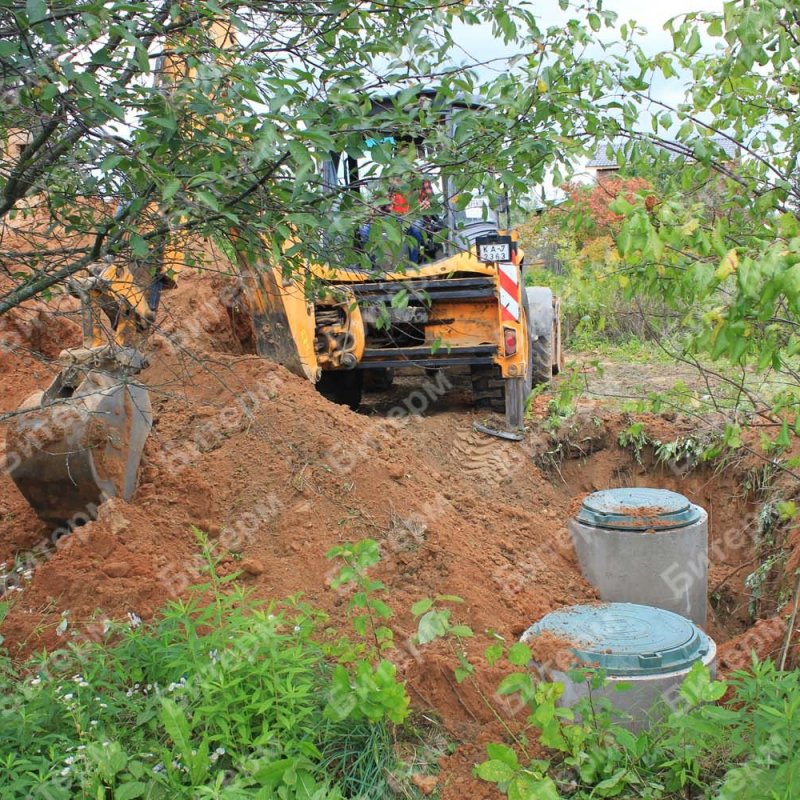 Засыпка ямы после установки колец 34